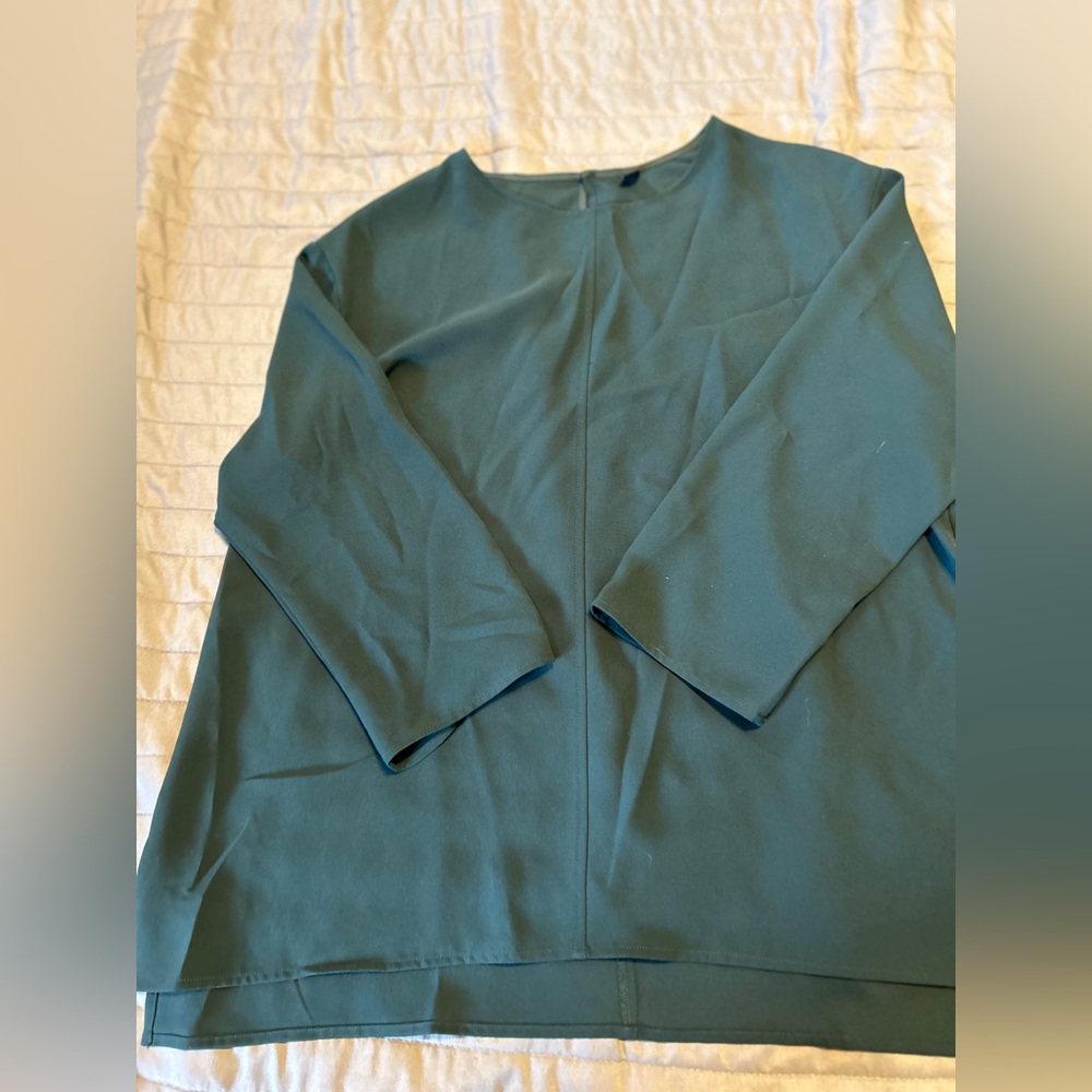 Uniqlo blouse large
